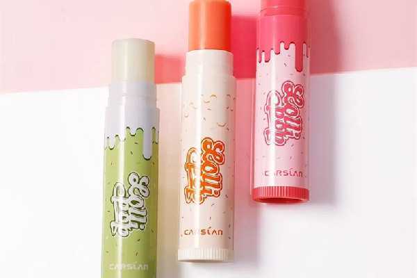 唇膏对嘴唇干裂有用吗？