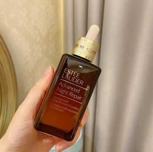 雅诗兰黛小棕瓶眼霜适合多大年龄 雅诗兰黛小棕瓶眼霜适合多大年龄