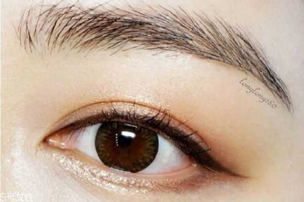 眼睛小怎么化妆能显大？化妆怎么把眼睛画大