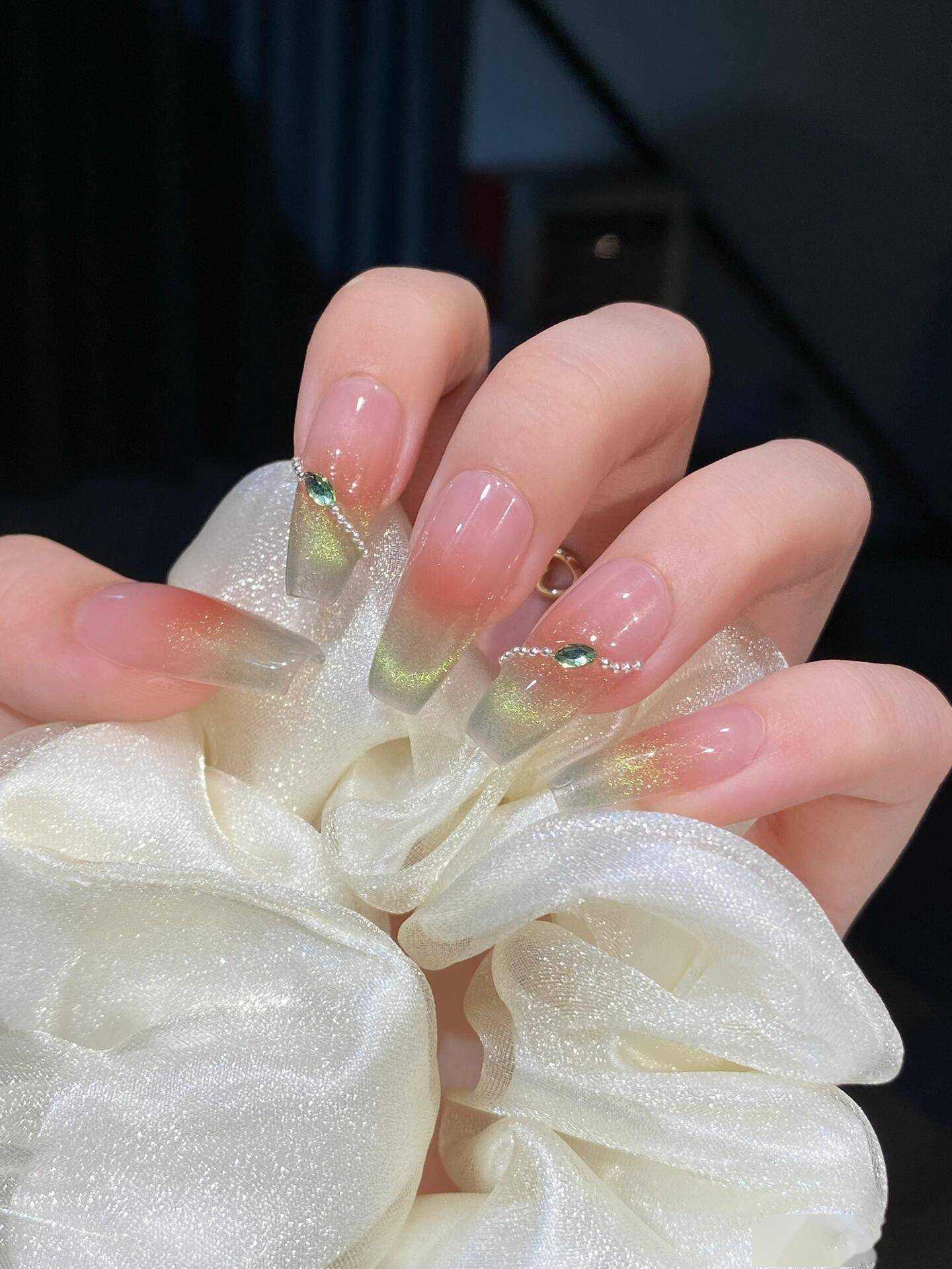 哪个猫眼颜色指甲好看 哪个猫眼颜色指甲好看