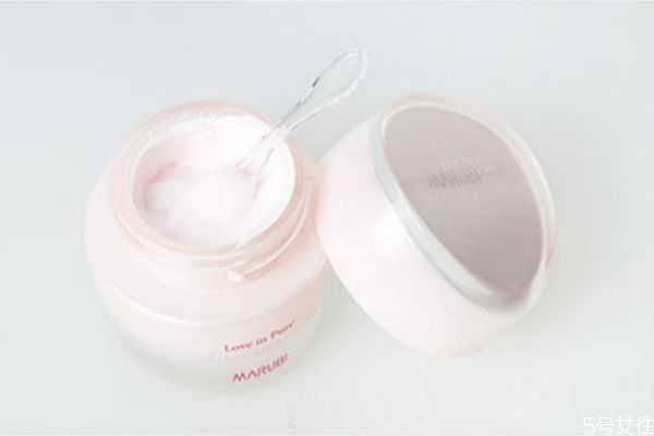 素颜霜适用于所有肤质吗 素颜霜适用于所有肤质吗