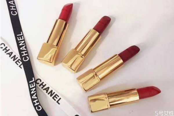 口红里面的油是什么油？口红是什么油做的