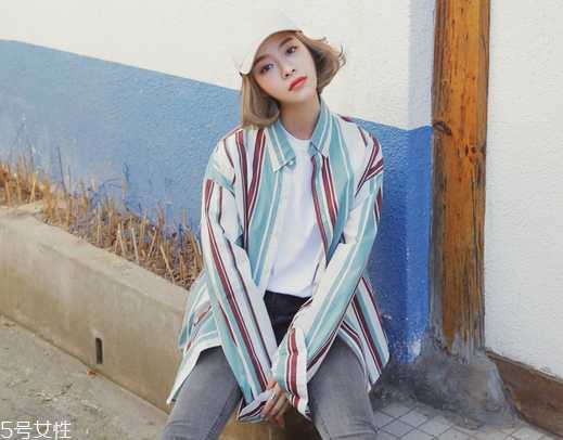 夏天脸上起皮怎么办 脸干燥起皮补水小妙招