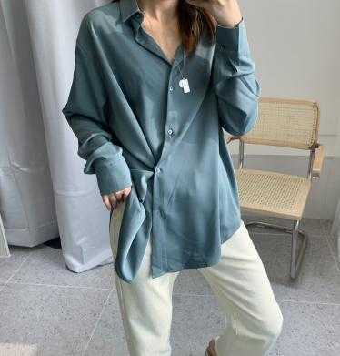 开衫毛衣里面搭配什么？开衫穿什么打底比较好