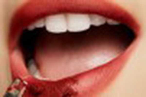 Mac口红有哪个颜色适合黄皮 Mac口红有哪个颜色适合黄皮