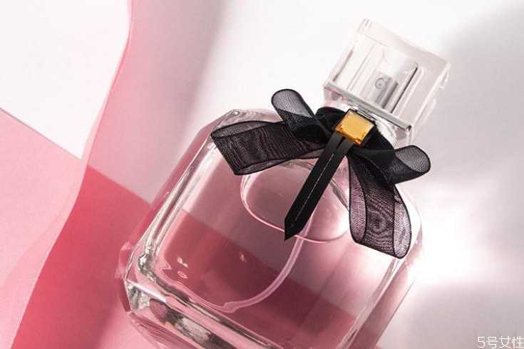 反转巴黎淡香好还是浓香好闻