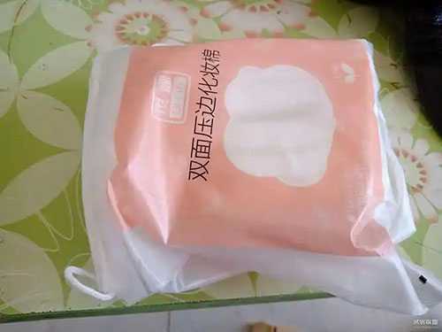 化妆棉和手擦化妆水哪个好 化妆棉和手擦化妆水哪个好