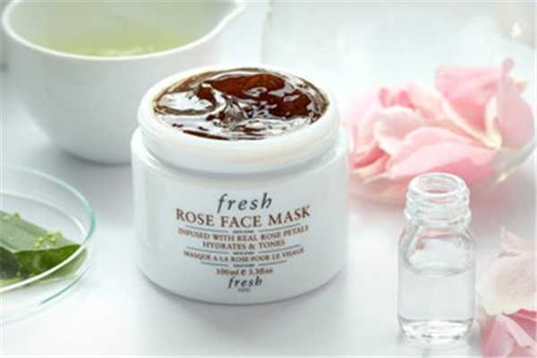 清洁面膜用手涂还是用刷子?清洁面膜的正确使用方法 清洁面膜用手涂还是用刷子?清洁面膜的正确使用方法