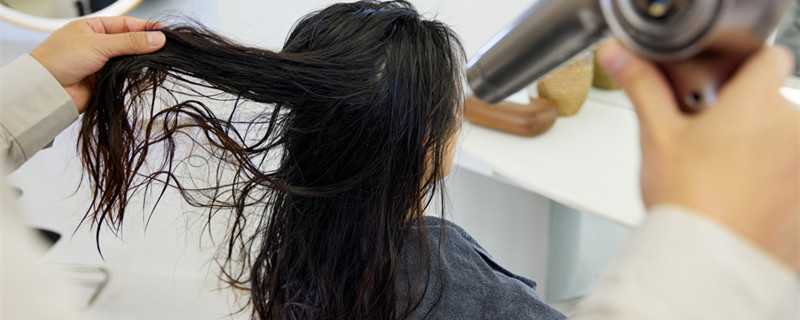 褪色剂和漂发剂有啥区别 褪色剂和漂发剂有啥区别