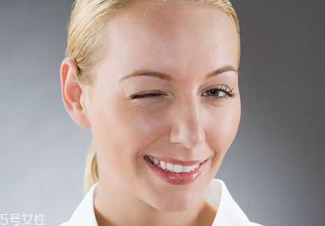 使用眼霜注意什么区别?使用眼霜的误区 使用眼霜注意什么区别?使用眼霜的误区