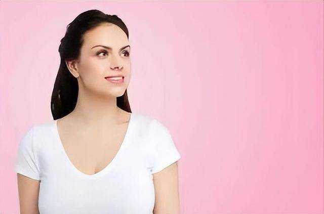 为什么有些女生胸部柔软像面包，有些却硬得像馒头？