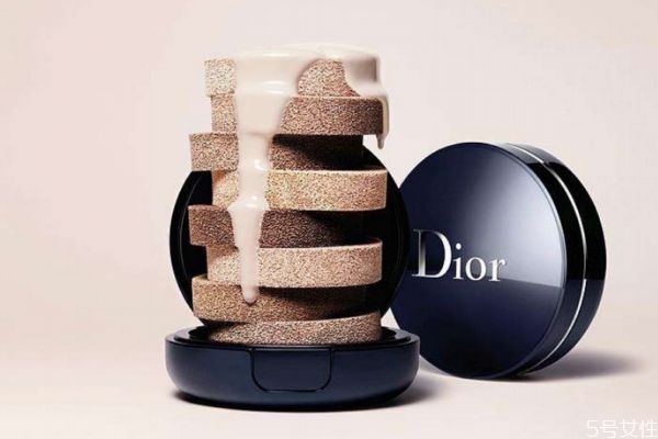 粉底为什么容易堵塞毛孔?粉底堵塞毛孔的原因 粉底为什么容易堵塞毛孔?粉底堵塞毛孔的原因