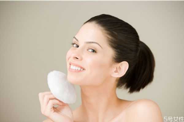 冬天用粉饼好还是散粉好