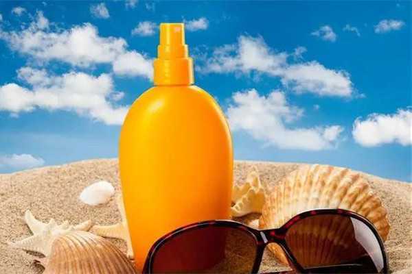 晒后变黑了怎样才能变白 晒后变黑了怎样才能变白