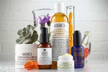 护肤品是用一套好还是混搭好？护肤品不用一套可以吗