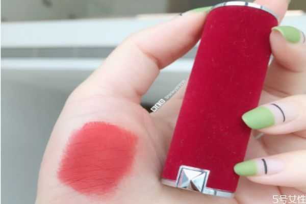 纪梵希红丝绒33好看吗?纪梵希红丝绒33什么颜色 纪梵希红丝绒33好看吗?纪梵希红丝绒33什么颜色