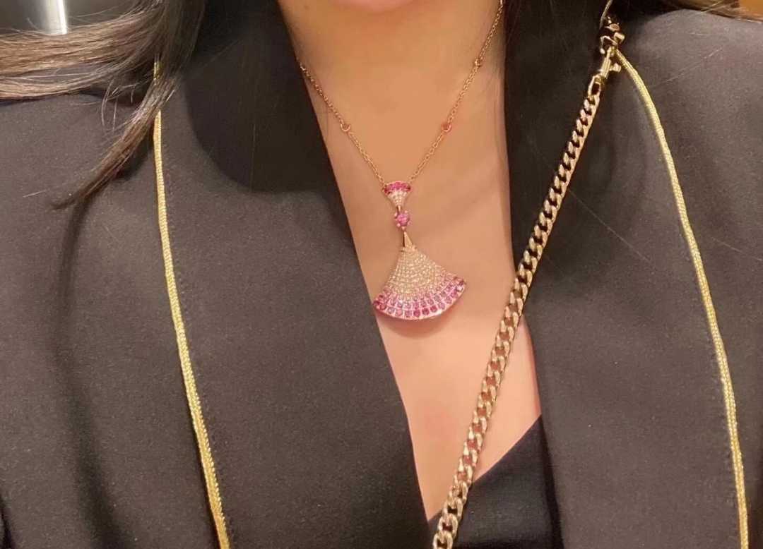 蒂芙尼属于什么档次品牌?宝格丽和蒂芙尼哪个档次高 蒂芙尼属于什么档次品牌?宝格丽和蒂芙尼哪个档次高