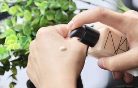 nars粉底液好用吗 nars粉底液好用吗