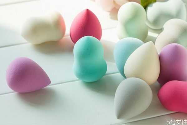 海绵蛋干了会变小吗?海绵蛋的正确使用方法 海绵蛋干了会变小吗?海绵蛋的正确使用方法