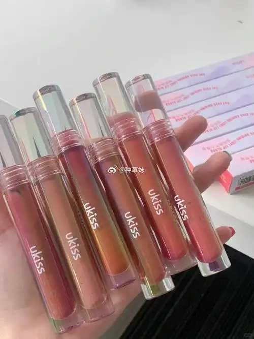 唇膏的保质期是多久?涂了过期的唇膏会怎样 唇膏的保质期是多久?涂了过期的唇膏会怎样