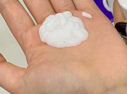 洁面慕斯里有絮状物正常吗 洁面慕斯里有絮状物正常吗