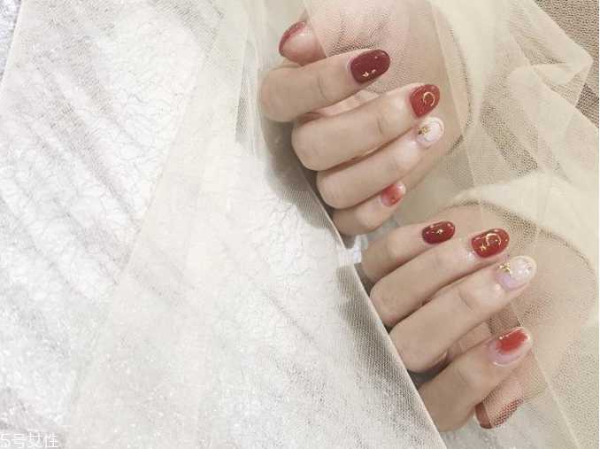 2024年最新低调显白美甲图片