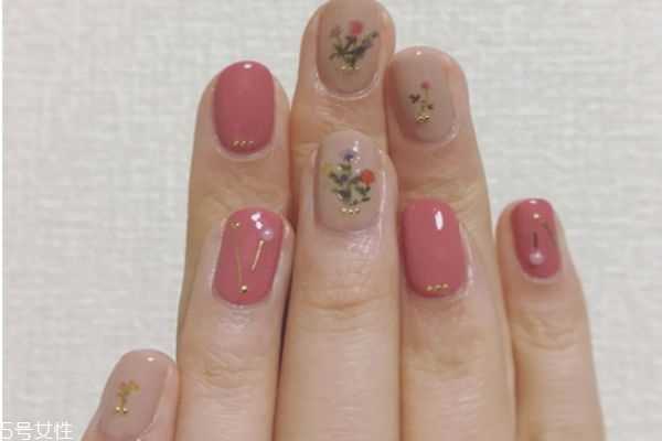 干花美甲有哪些？干花美甲图片大全