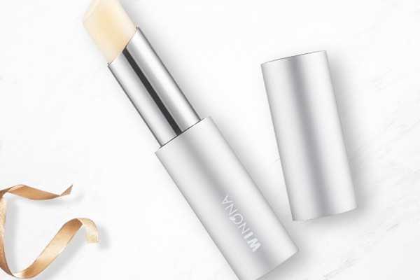 润唇膏在口红之前涂吗 润唇膏在口红之前涂吗