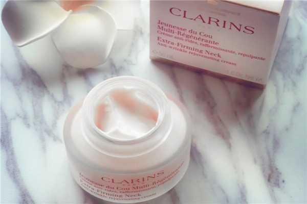 颈霜可以用面霜代替吗？颈霜可以用在脸上吗