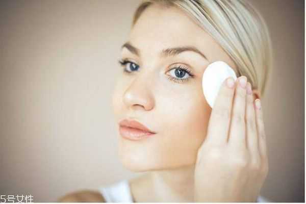 什么化妆水适合敷脸 什么化妆水适合敷脸