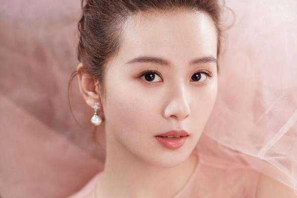 女士护肤品使用顺序