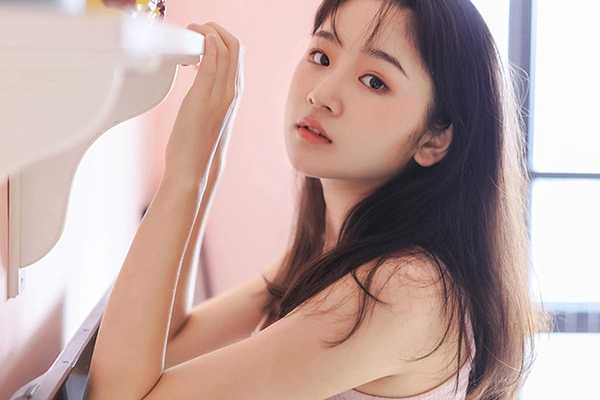 素颜擦口红好还是唇釉 素颜擦口红好还是唇釉