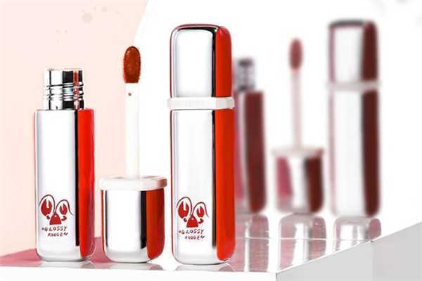 稚优泉小龙虾唇釉色号是哪款