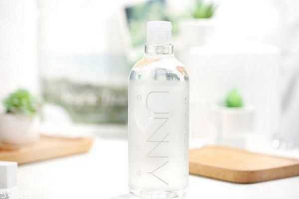 化妆水和卸妆水有什么区别