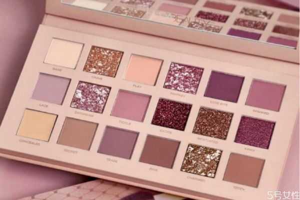 眼影结块是什么样子？眼影如何保存