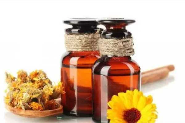 护肤精油可以抹头发吗