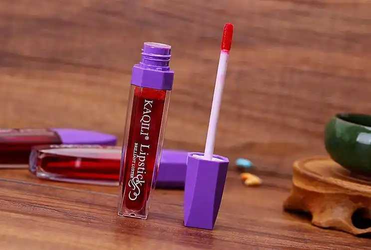 唇彩和唇蜜的区别