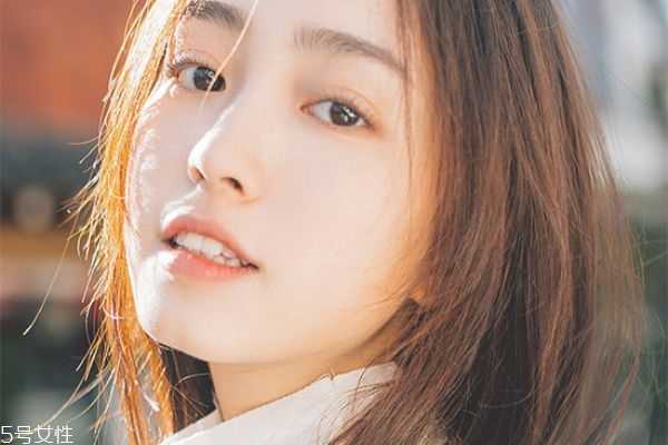 补水眼霜怎么用