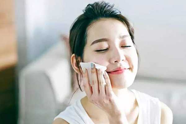 小蛮腰防晒霜怎么样?小蛮腰防晒霜适合什么肤质 小蛮腰防晒霜怎么样?小蛮腰防晒霜适合什么肤质