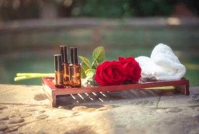 润肤油可以直接涂脸上吗 润肤油可以直接涂脸上吗