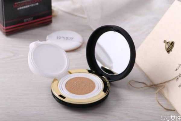 气垫bb对皮肤有伤害吗?每天涂气垫对皮肤好吗 气垫bb对皮肤有伤害吗?每天涂气垫对皮肤好吗