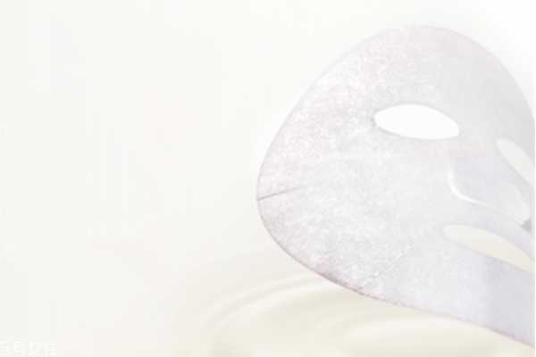 黑面膜和白面膜哪个好