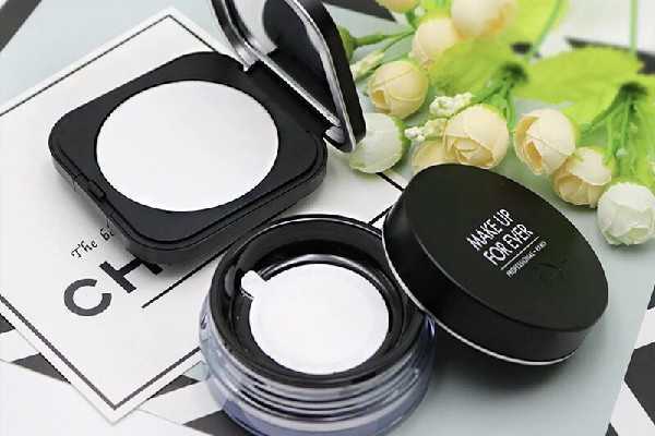 蜜粉用洗面奶能卸干净吗 蜜粉用洗面奶能卸干净吗