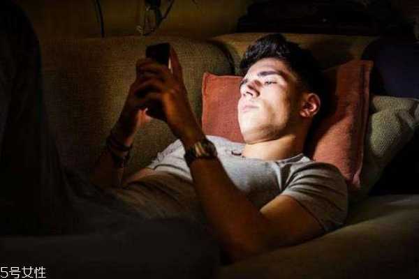 玩手机皮肤差怎样改善 3招拯救手机控