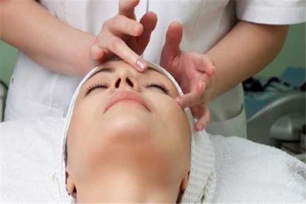 黄褐斑怎么引起的 黄褐斑怎么引起的