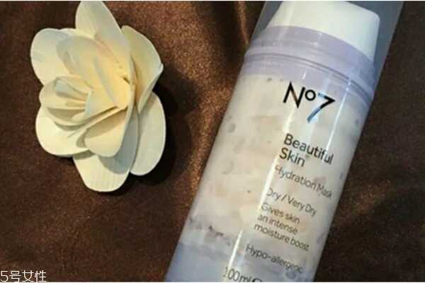 冬天皮肤干燥用什么护肤品好 冬季保湿护肤品排行榜
