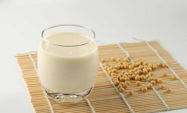 鲜牛奶、发酵乳和豆浆，哪个更有营养？