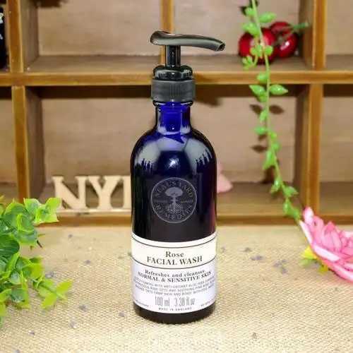 洁面胶需要配合清水使用吗 洁面胶需要配合清水使用吗