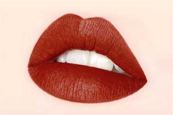 美宝莲接吻棒哪个颜色好看