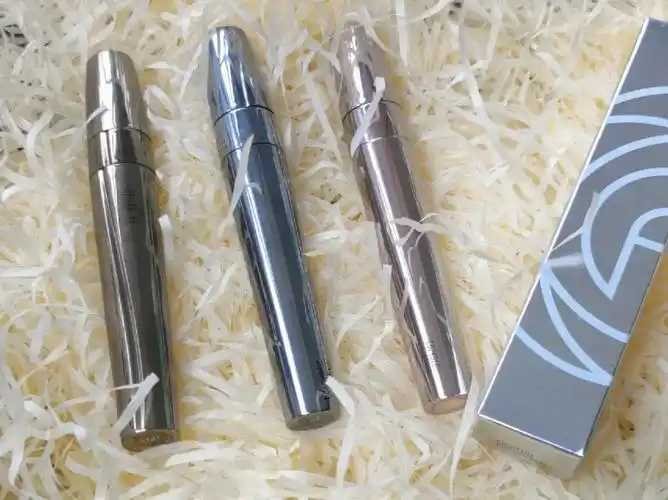 遮瑕笔和素颜霜哪个先用